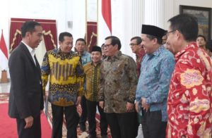 Bersama-Pimpinan-DPR-700x457